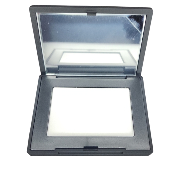 NIB Nars Light Reflecting™ Setting Powder, Translucent - Picture 4 of 5